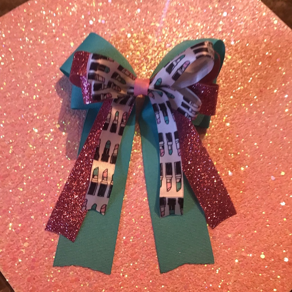 Lipstick hairbow